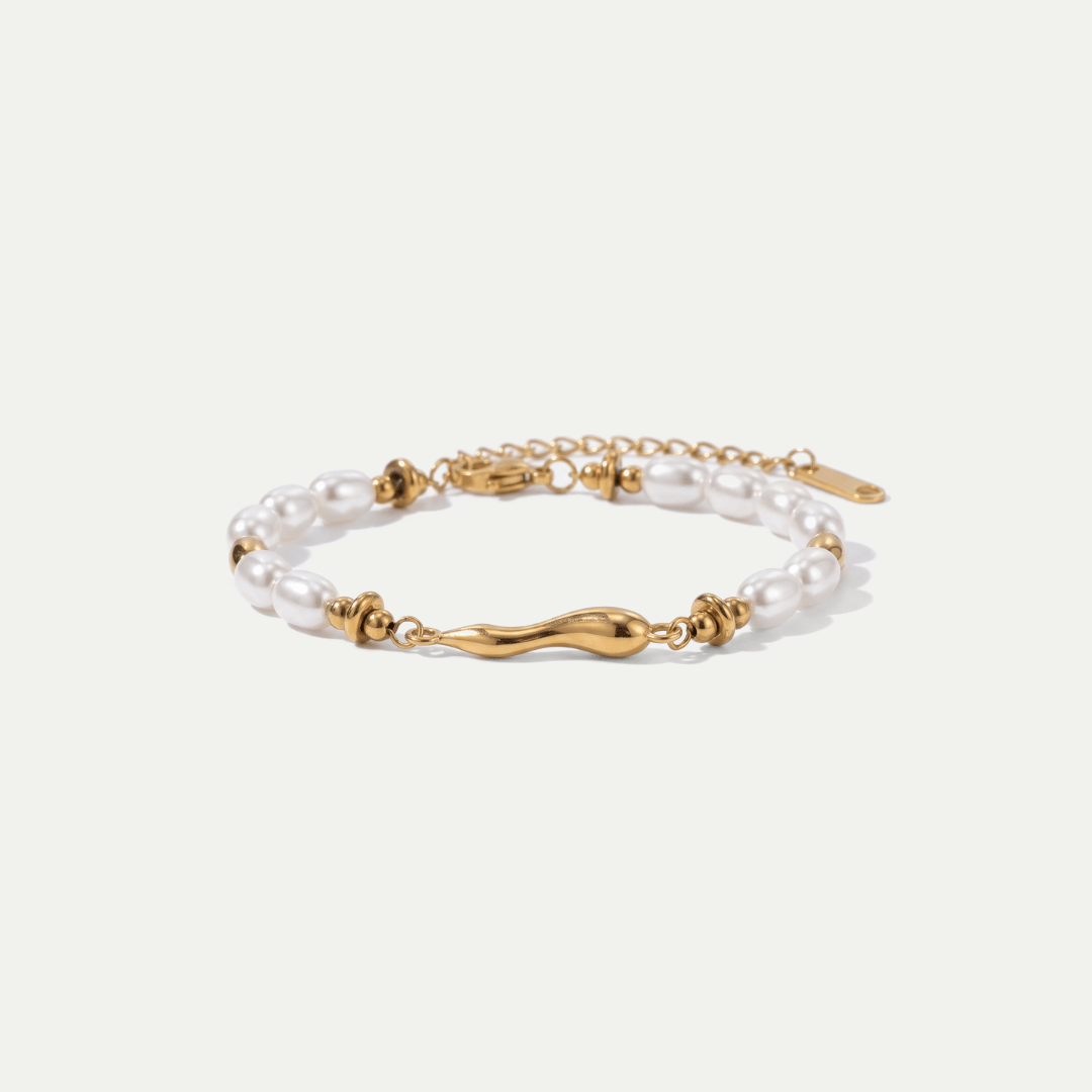 Pearl and Gold Bracelet — detail