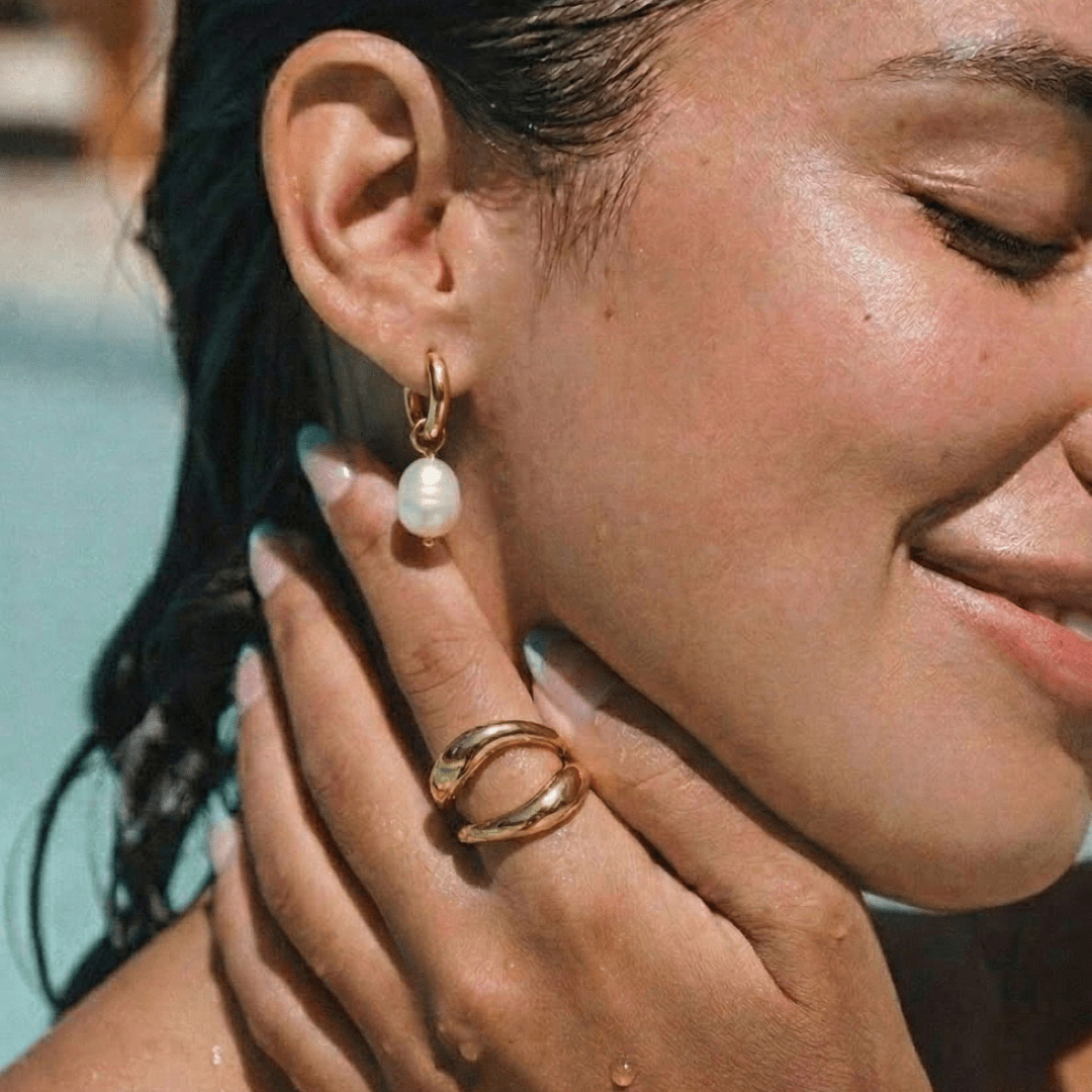 Bella Pearl Earrings