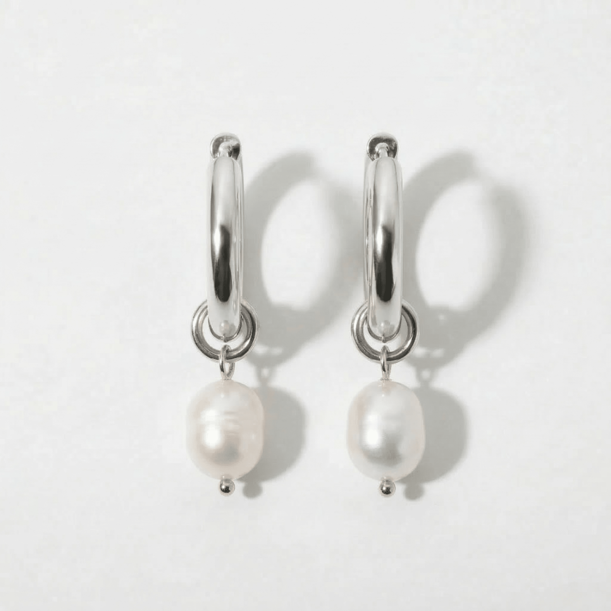 Bella Pearl Earrings
