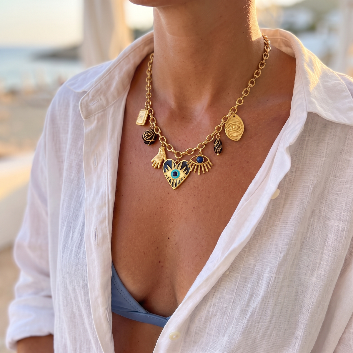 Collar de Dijes Amuleto, puesto