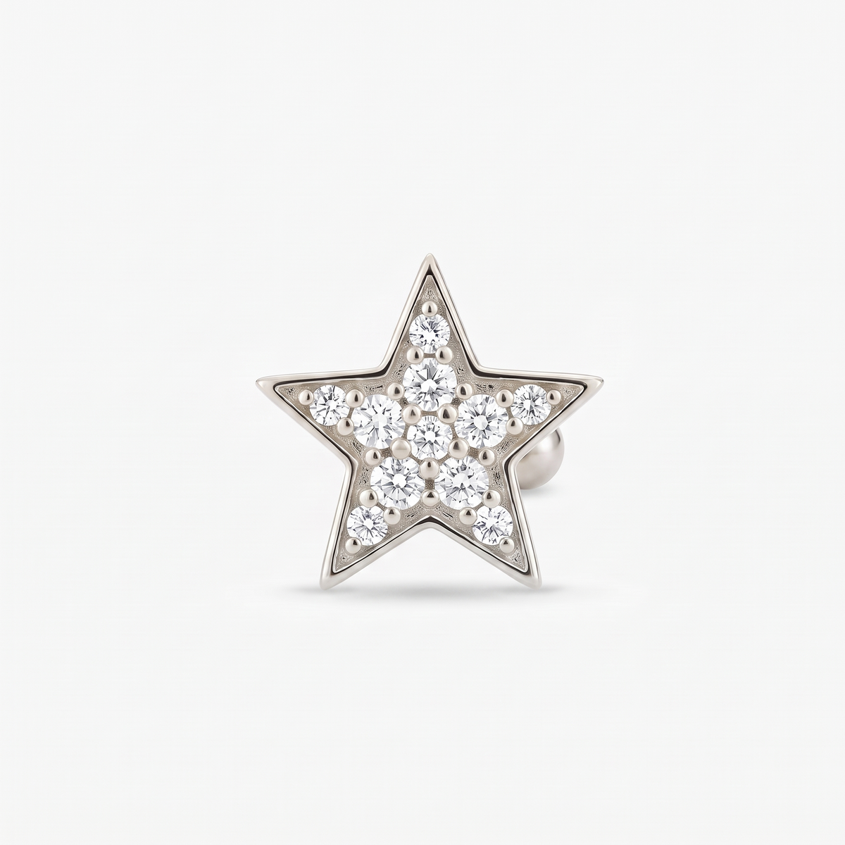 Broqueles Estrella Marina en plateado, foto de estudio sobre fondo gris claro
