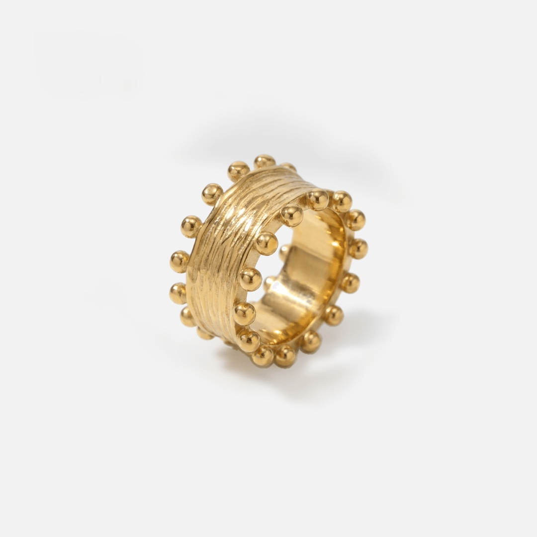 Queen Ring — detail