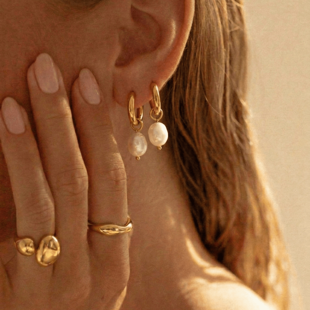 Bella Pearl Earrings