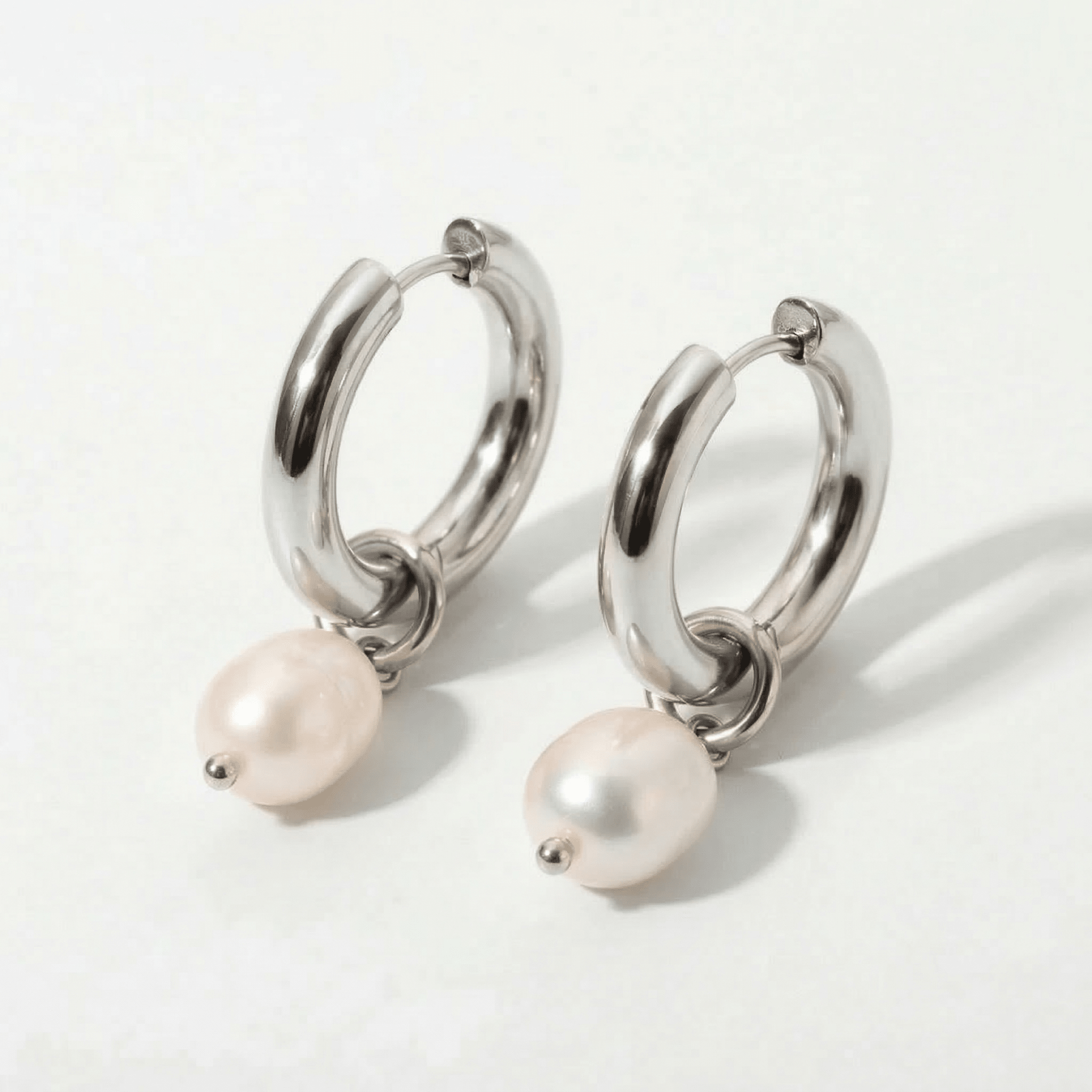 Bella Pearl Earrings