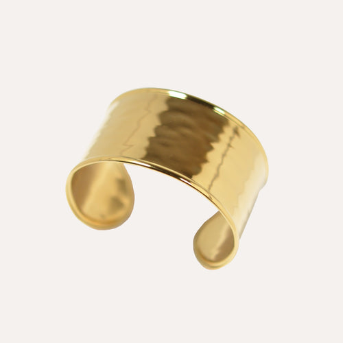 Cesar Cuff — studio shot on light grey