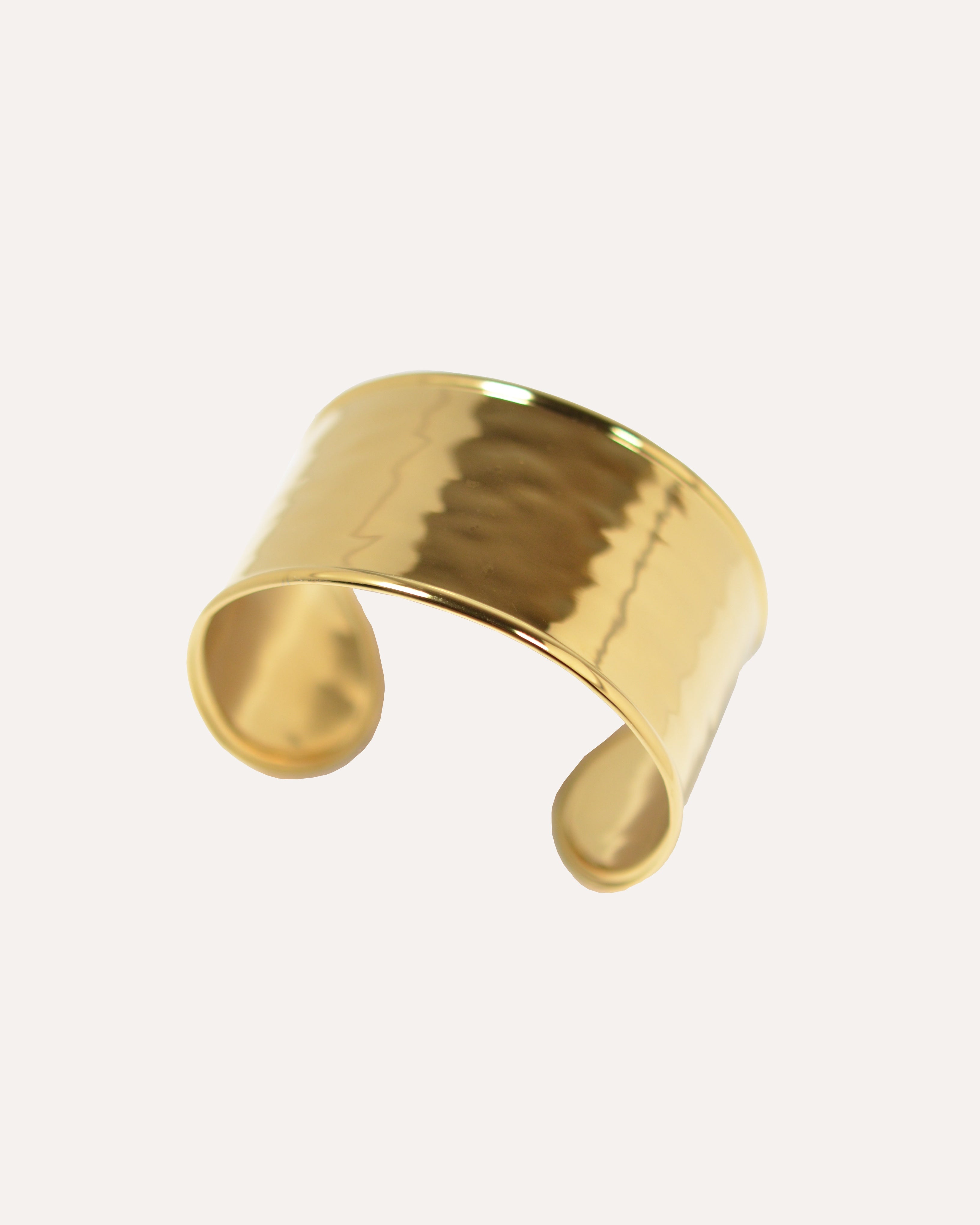 Cesar Cuff — studio shot on light grey